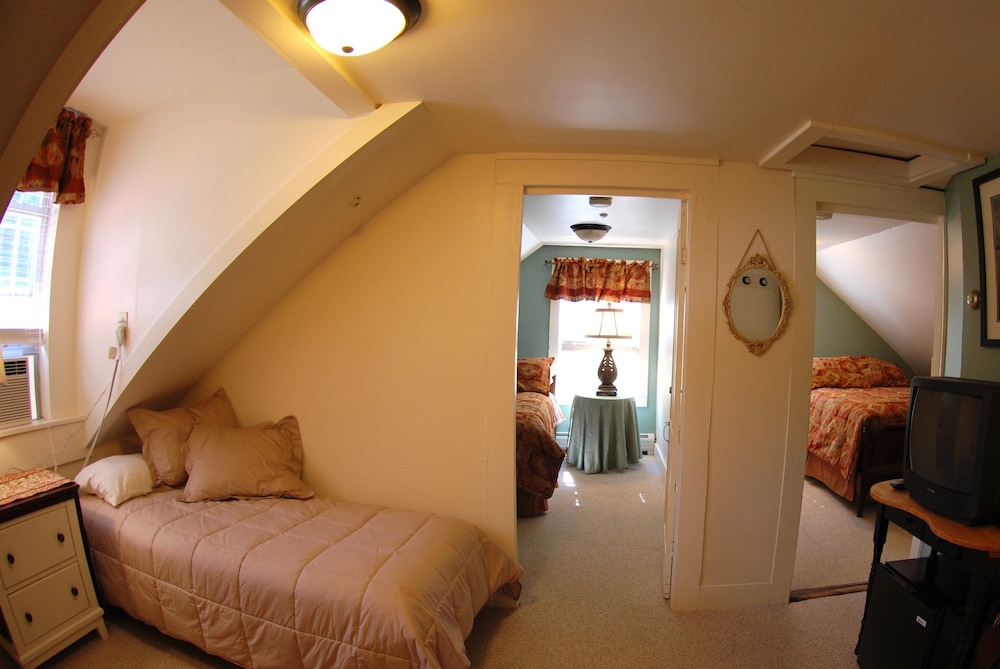 Ulla Suite