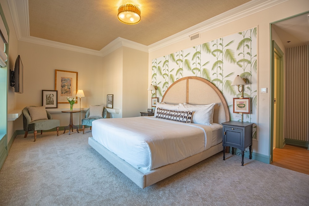 Superior Room, 1 King Bed