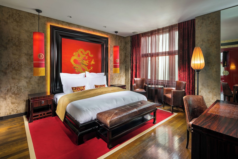 Premier Room