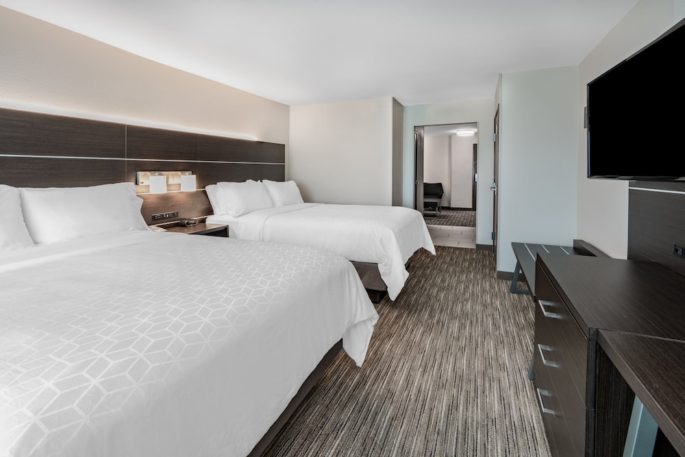 Suite, 2 Queen Beds, Mountain View - Photo 4