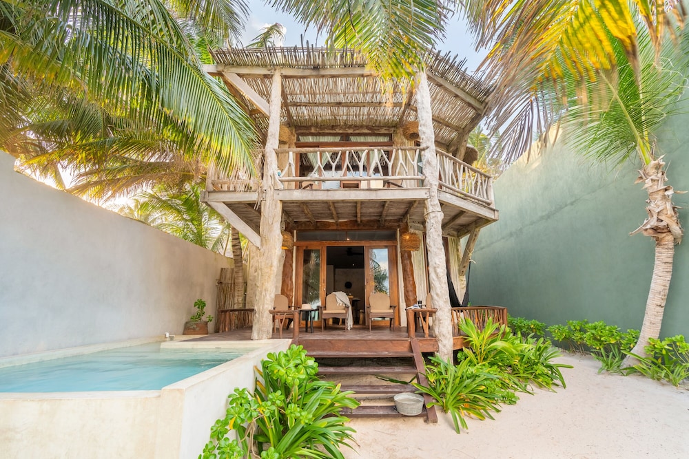 Oceanfront House Casa Ganesh upto 8 people included in the rate