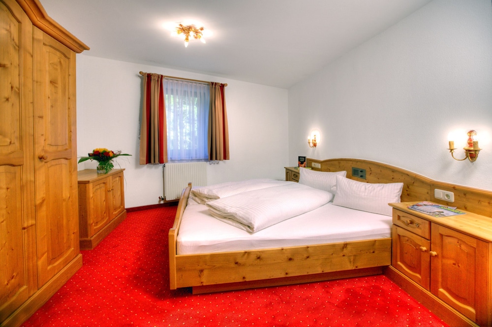 Standard Room photo 2
