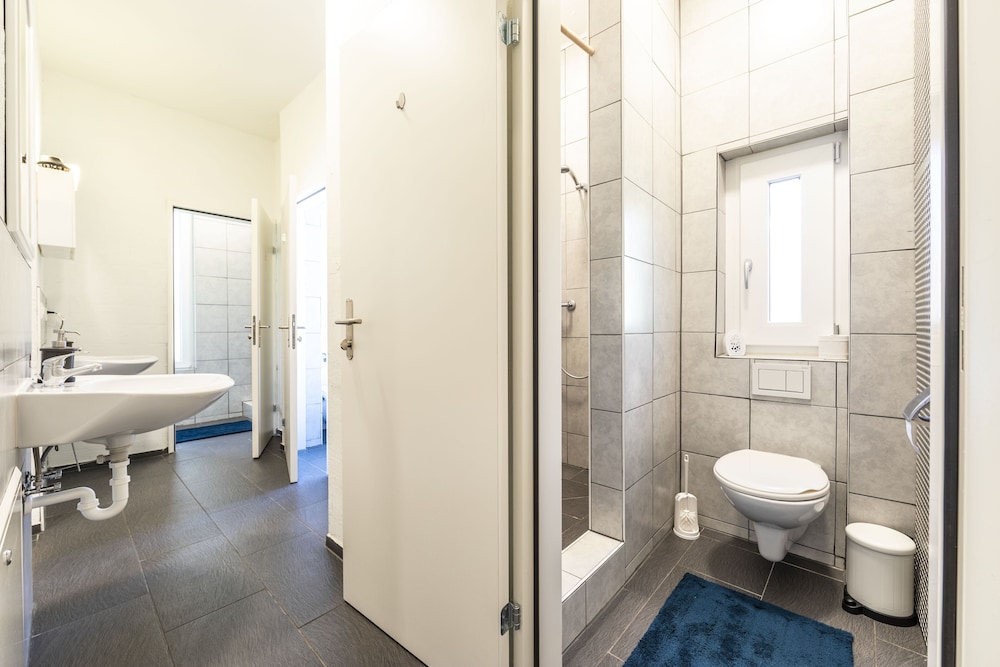 Basic Double Room, Non Smoking (Yellow Inn 21) - Photo 11