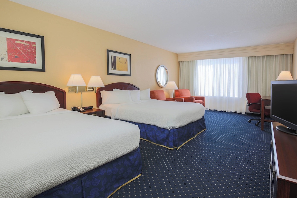Room, 2 Queen Beds photo 1
