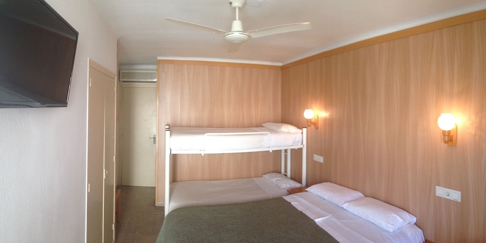 Family Quadruple Room, Ensuite photo 2
