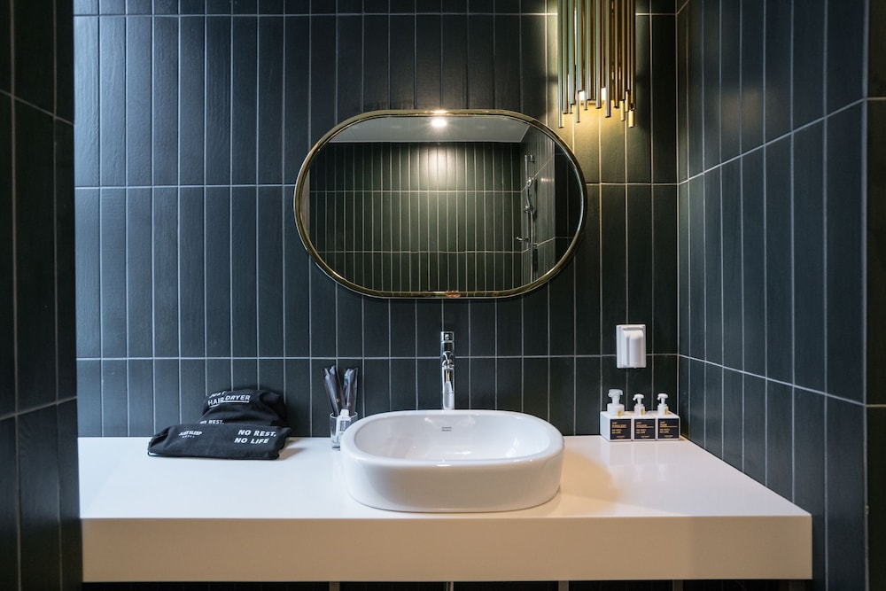 Vip, Jetted Tub - Photo 9