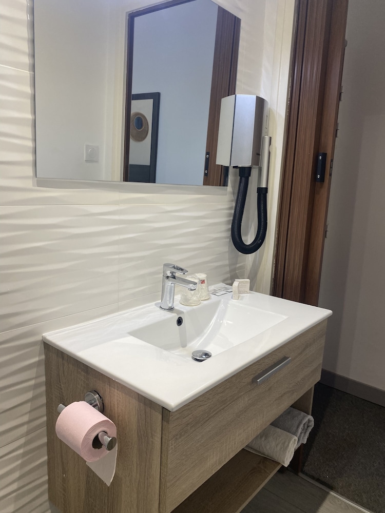 Superior Room - Photo 12