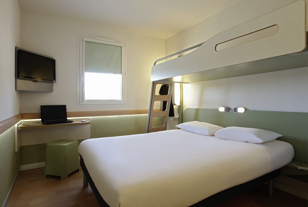 Room, 2 Twin Beds - Photo 4