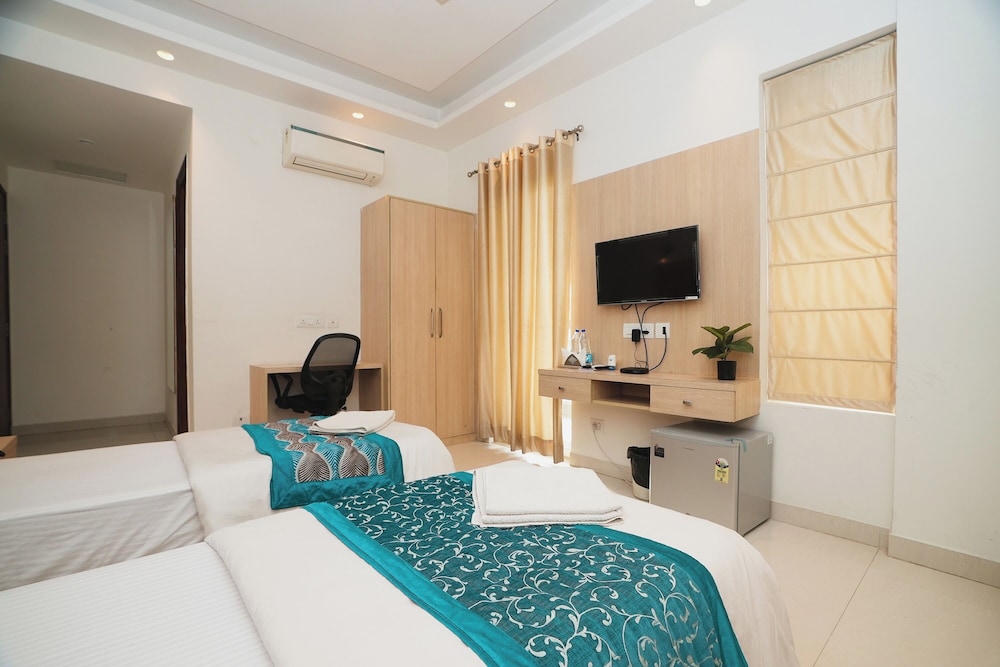 Deluxe Room - Photo 6
