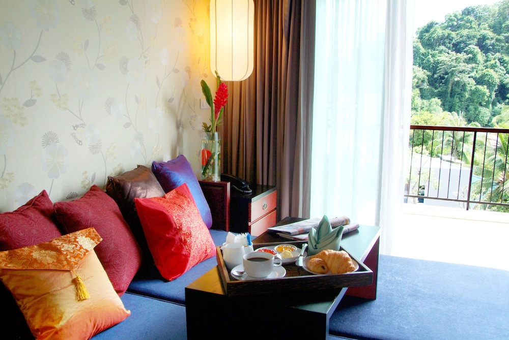 Duplex Room 2 persons-Free a set of minibar and cocktail - Photo 4