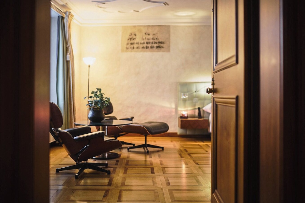 Room (Design Queen Superior)