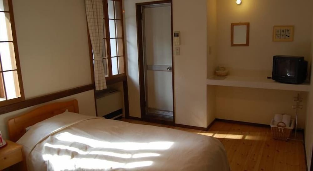 Wood Room, Petite