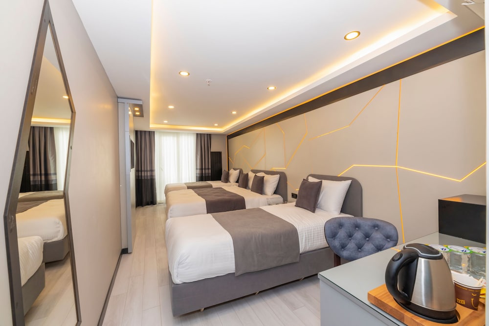 Deluxe Quadruple Room photo 1