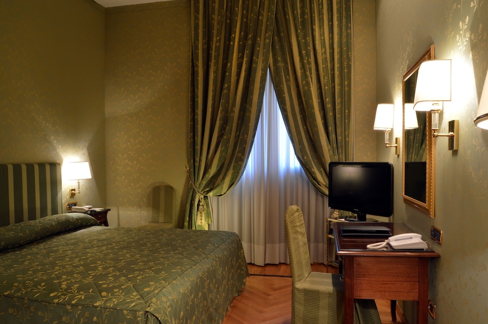 Superior Room King or Twin - Photo 2