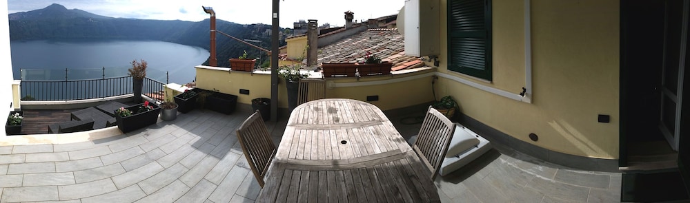 Penthouse, 2 Bedrooms, Terrace, Lake View - Photo 22
