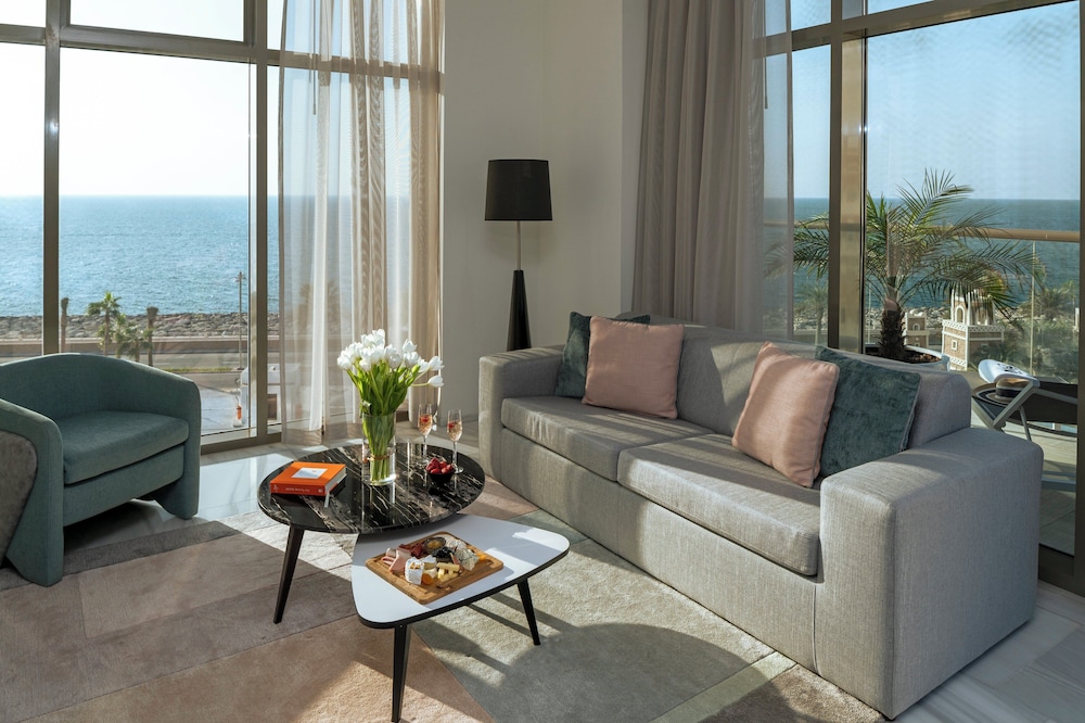 Family Suite, 2 Bedrooms, Sea View (Dining, Kitchen Arabian) thumbnail 6