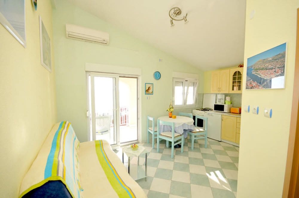 Classic Apartment, 2 Bedrooms (Apartment 4)