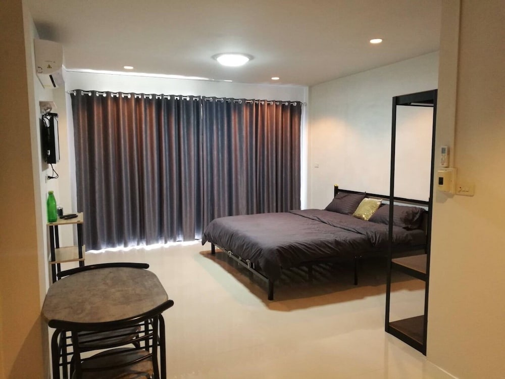 City Double Room, 1 King Bed photo 1