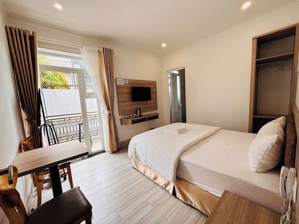Deluxe Double Room, Courtyard View