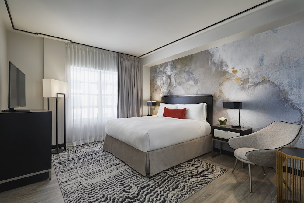 Room, 1 King Bed with Sofa bed (St. Moritz Tower) - Photo 2