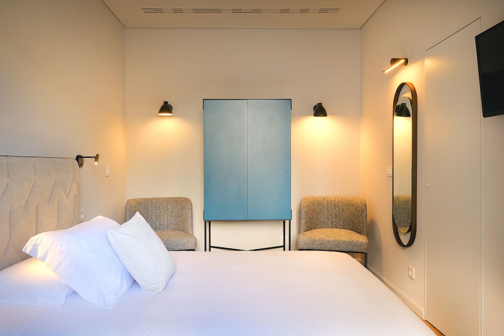 Superior Room, 2 Twin Beds thumbnail 5