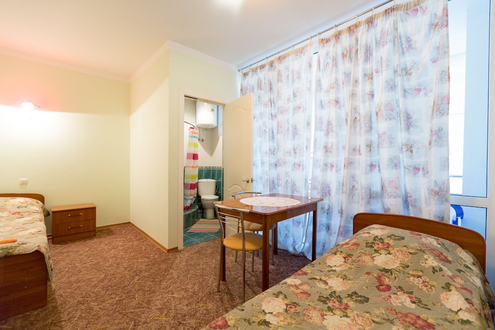 Family Room, 2 Bedrooms, Balcony photo 3