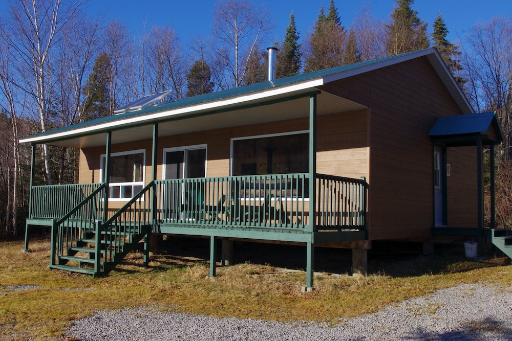 Basic Cabin, 3 Bedrooms (Chalet 10) photo 1