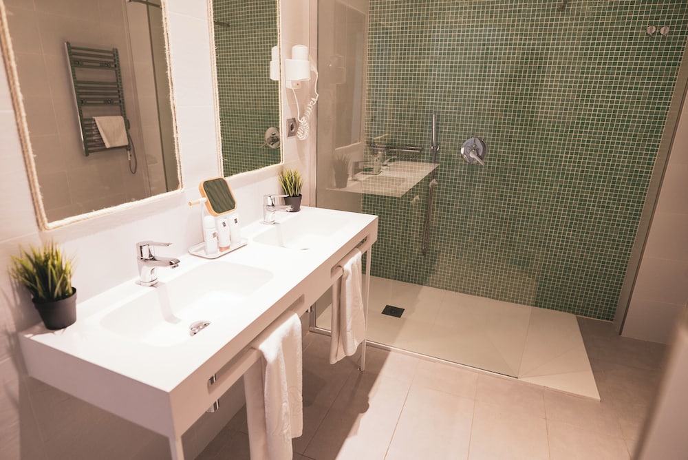 Junior Suite, Balcony, Garden View - Photo 11
