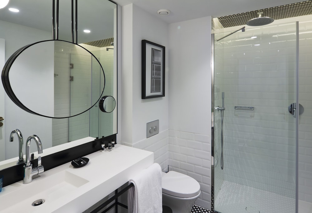Superior Double or Twin Room, Balcony - Photo 8