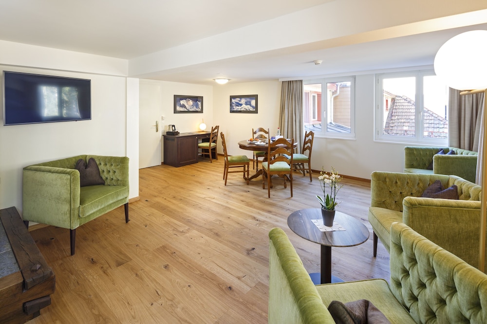 Suite without Balcony (Forest view, located at the rear of the Hotel) - Photo 5