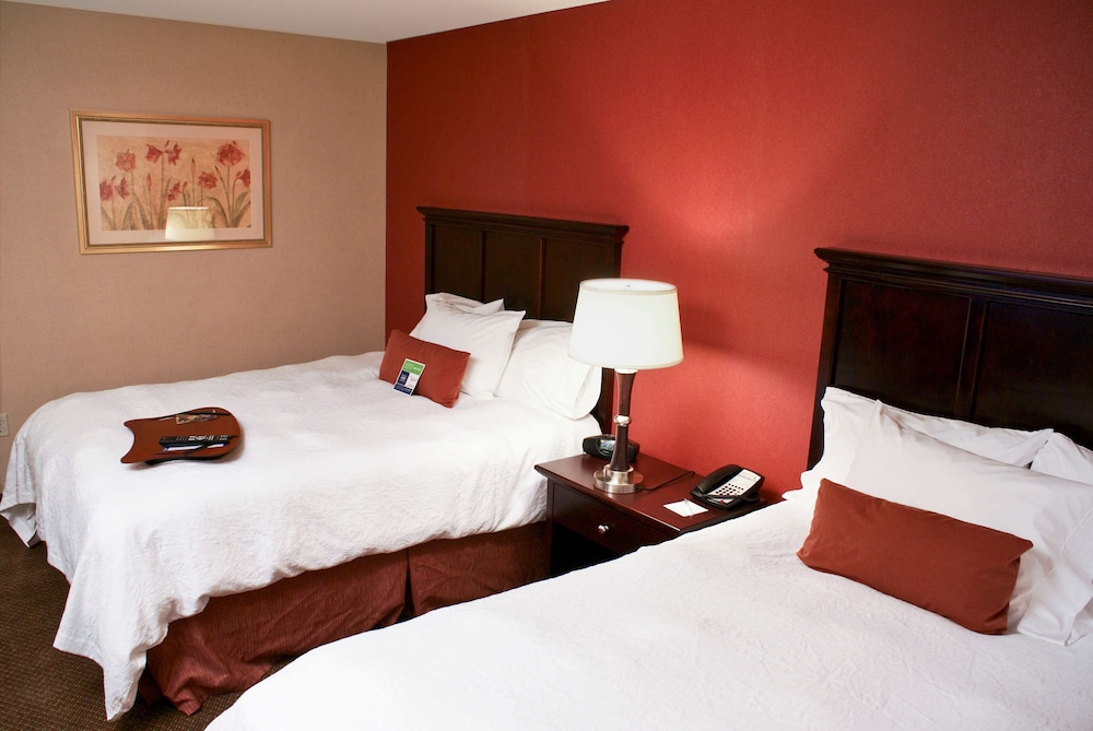 2 Queen Beds Room - Photo 2