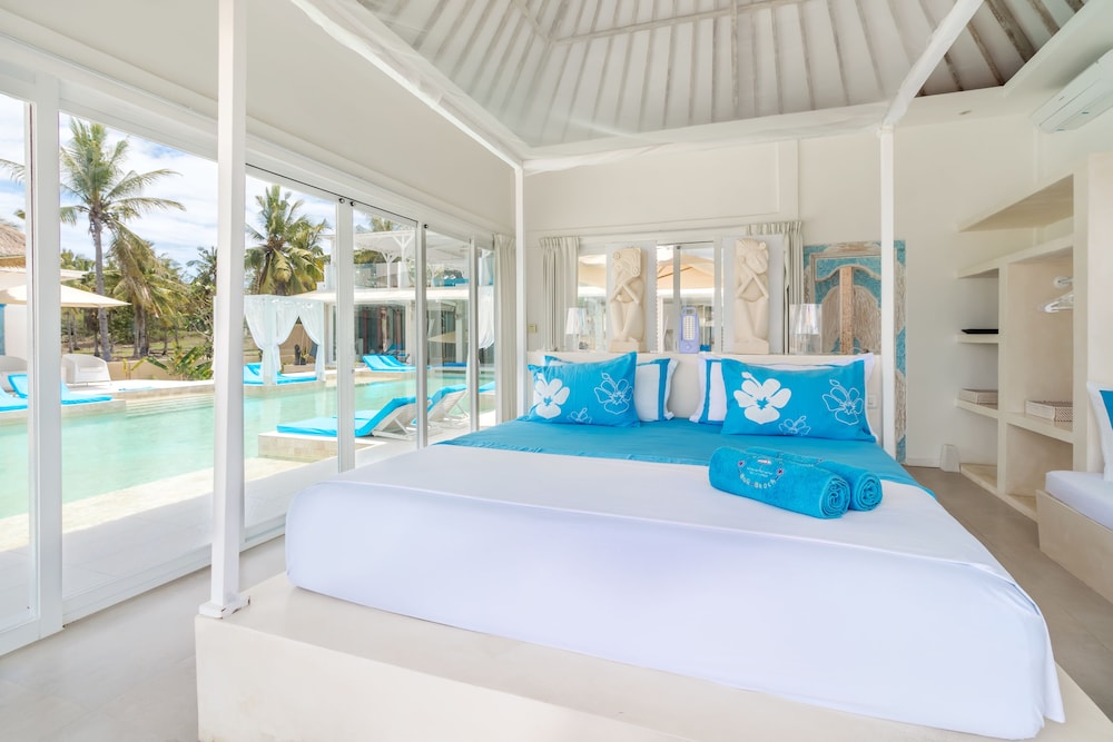 Beach Bungalow photo 2