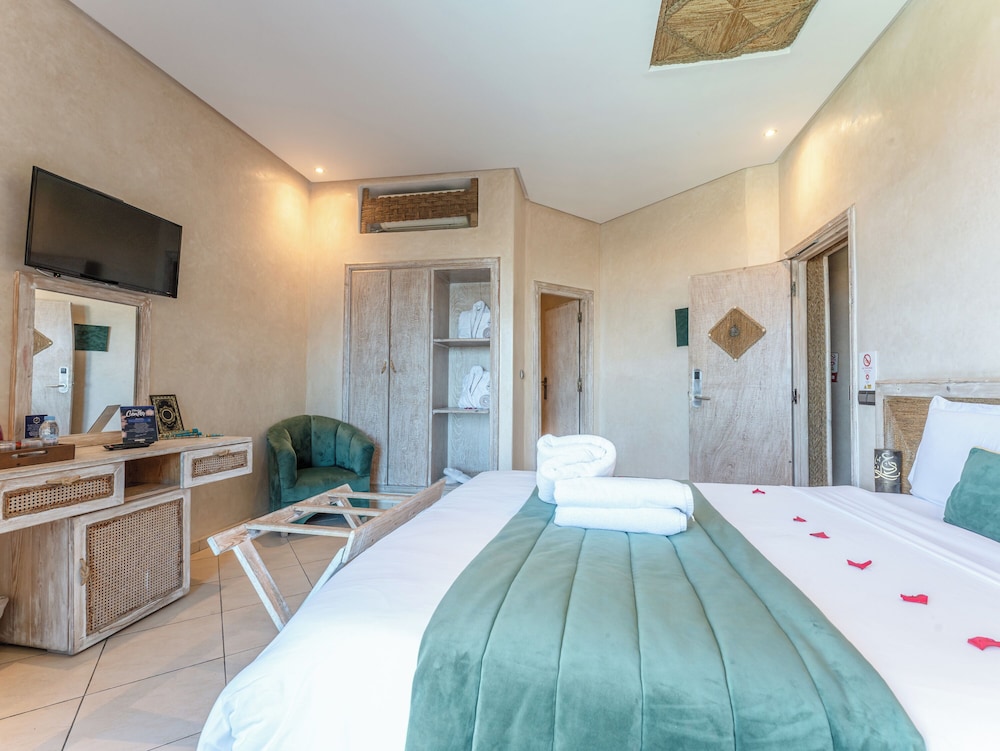Double Room, Beach View photo 1