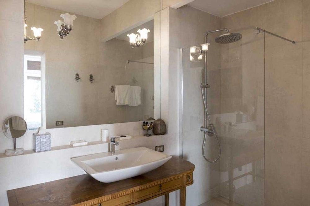 Superior Suite, Lake View photo 3