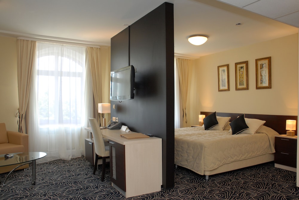 Executive Suite photo 2