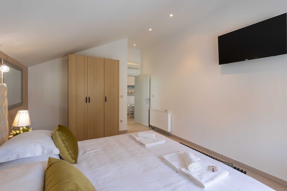 Comfort Apartment, 2 Bedrooms, Terrace, Sea View photo 1