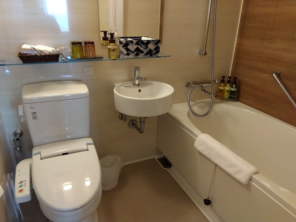 Superior twin Bay View triple room, Non-smoking - Photo 8