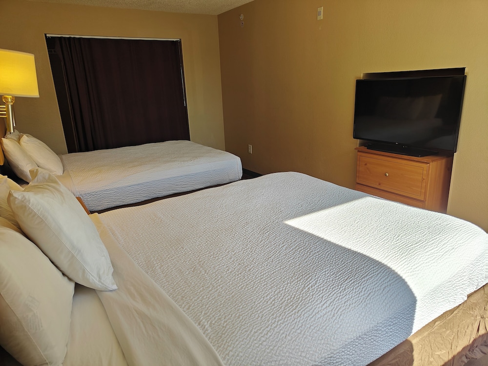 Suite, Multiple Beds, Mobility Accessible, Non Smoking (Bathtub W/grab Bars) - Photo 1