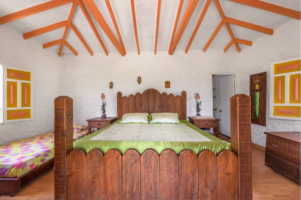 Standard Triple Room, Multiple Beds, Private Bathroom photo 2