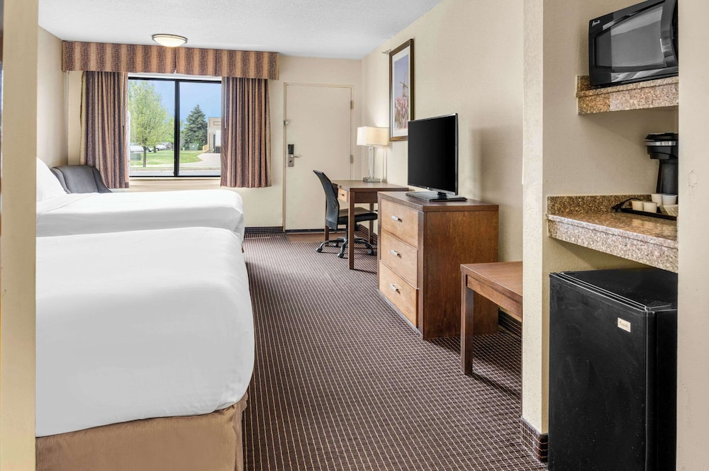 Room, 2 Queen Beds, Accessible, Non Smoking photo 3