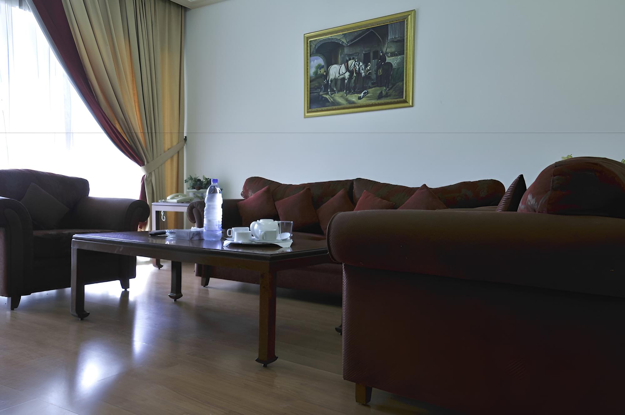 Family Room, 3 Bedrooms, Kitchen, Beach View photo 2