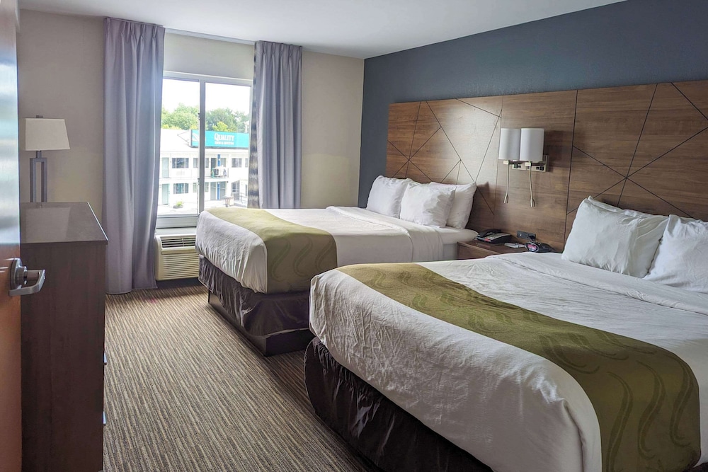 Junior Suite, Multiple Beds, Non Smoking - Photo 2