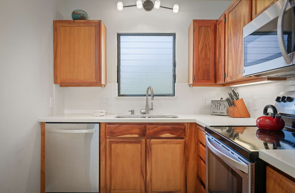 Suite, Multiple Beds, Ocean View - Photo 8
