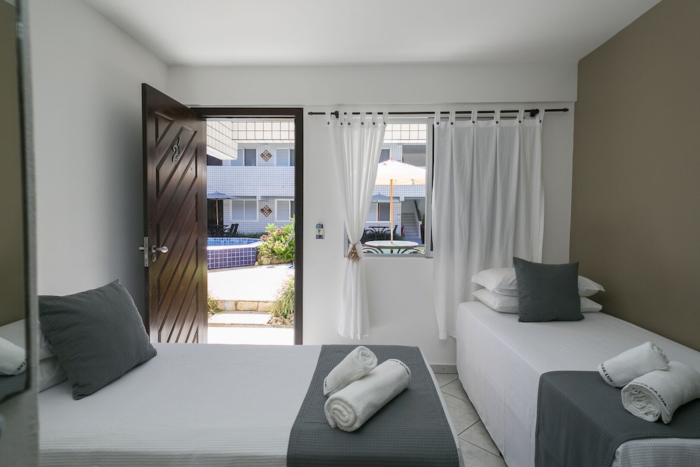Deluxe Twin Room, 2 Twin Beds, Pool View photo 1