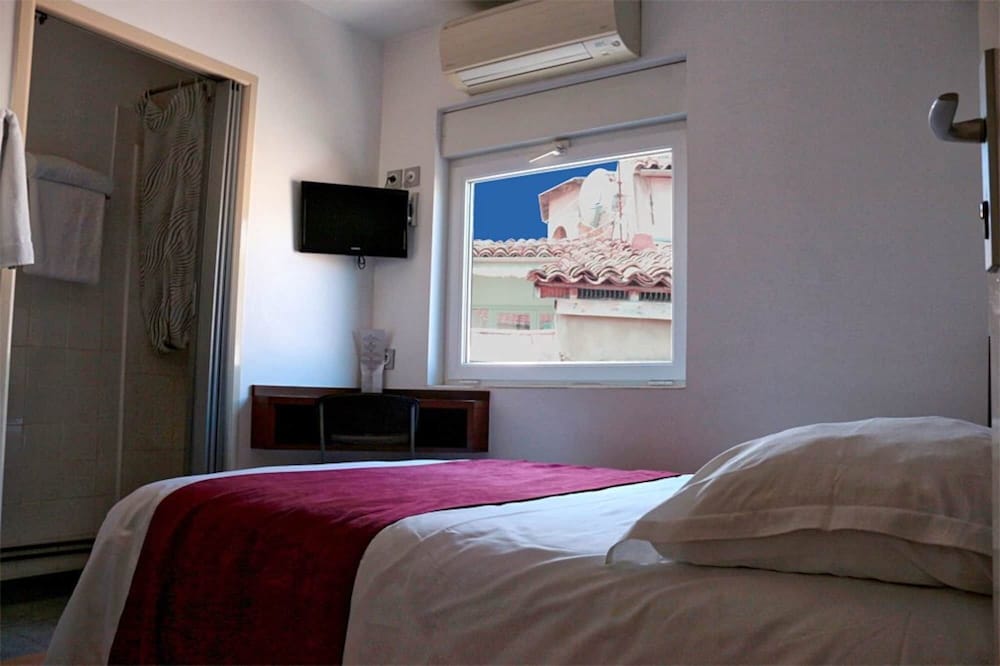 Economy Room, City View