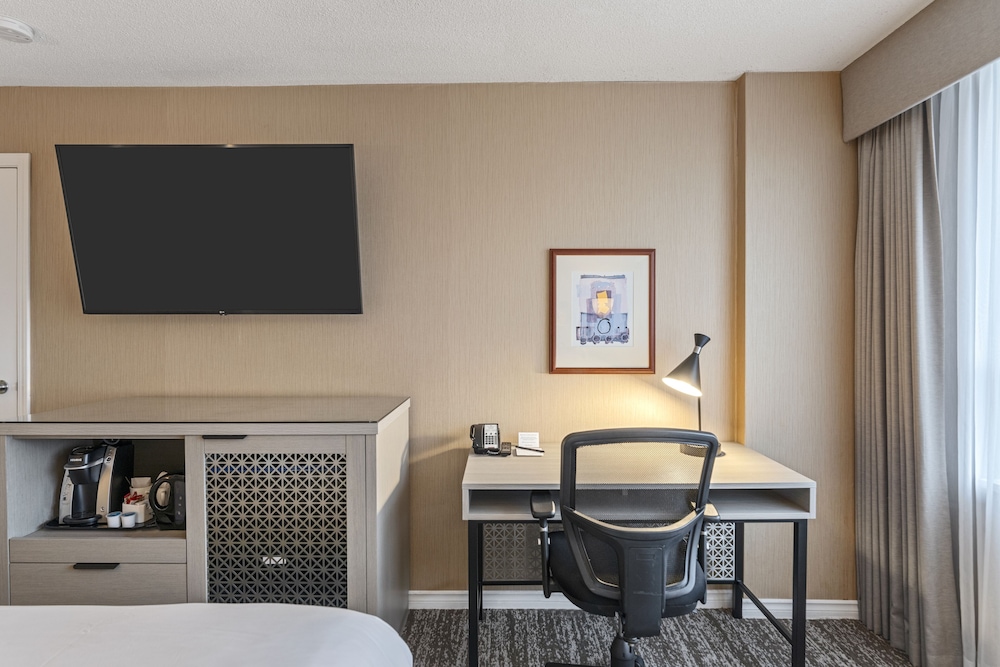 Deluxe Room, 1 King Bed - Photo 2