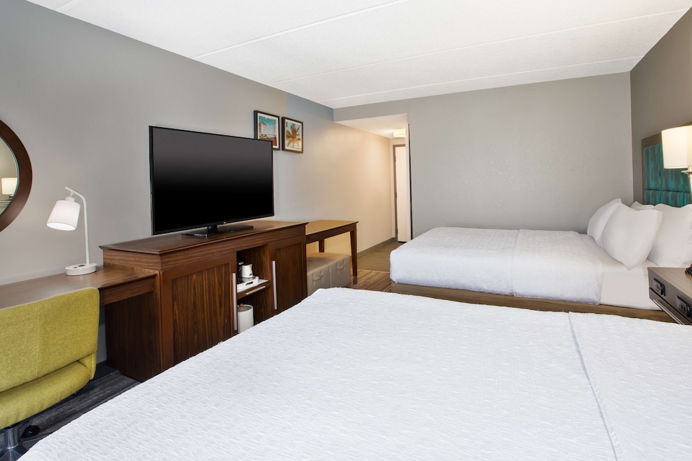 Room, 2 Queen Beds, Refrigerator - Photo 3