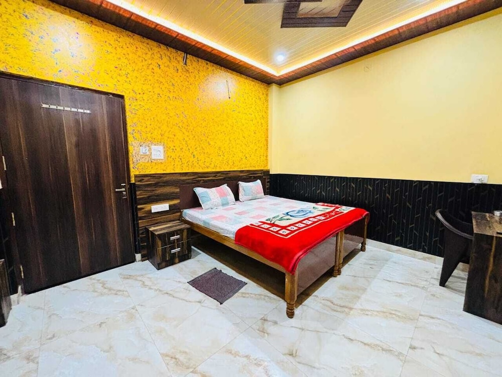 Super Deluxe Four Bed Room