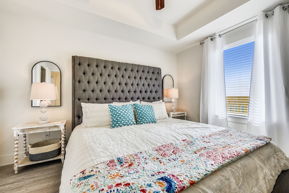 Condo, 3 Bedrooms, Balcony, Ocean View (1806-3) photo 1
