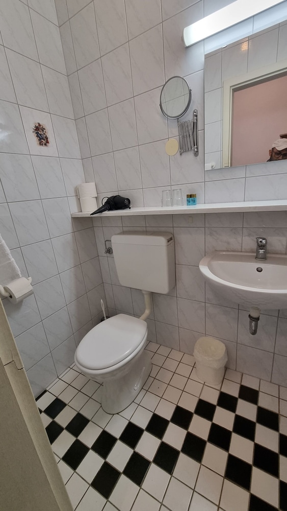 Basic Double Room, Private Bathroom